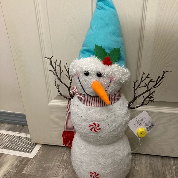 NWT 24" LED Light Changing Snowman Standing Figure - Picture 5 of 9